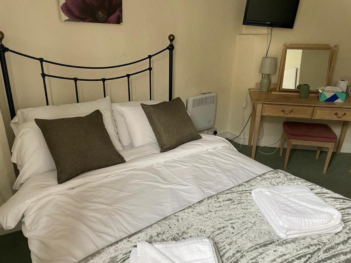 Courtyard Rooms Бриджнорс Экстерьер фото