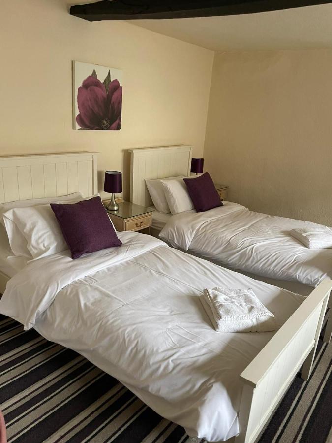 Courtyard Rooms Бриджнорс Экстерьер фото